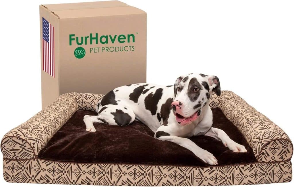 Test du canapé pour chien FurHaven avec gel rafraîchissant et traversins amovibles
