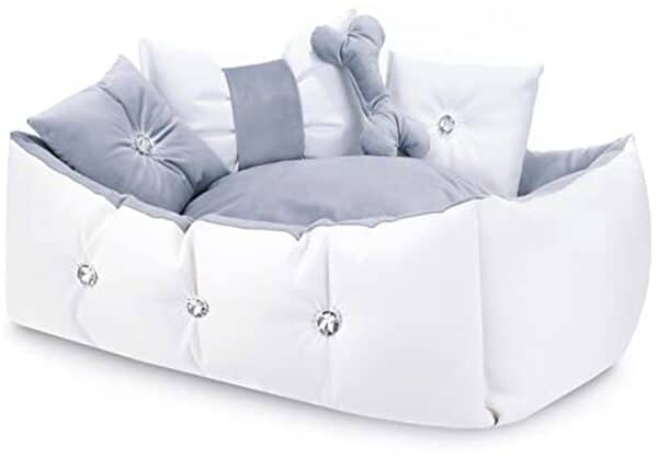 Découvrez notre avis sur le panier Nelke en cuir synthétique pour donner à votre chien un confort luxueux.